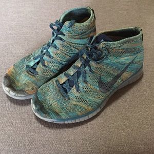 Nike Flyknit Chukka Shoes in Teal Size 8.5